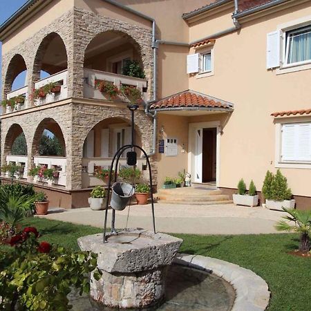 Malinska Apartment 1 Sveti Anton  Exterior photo